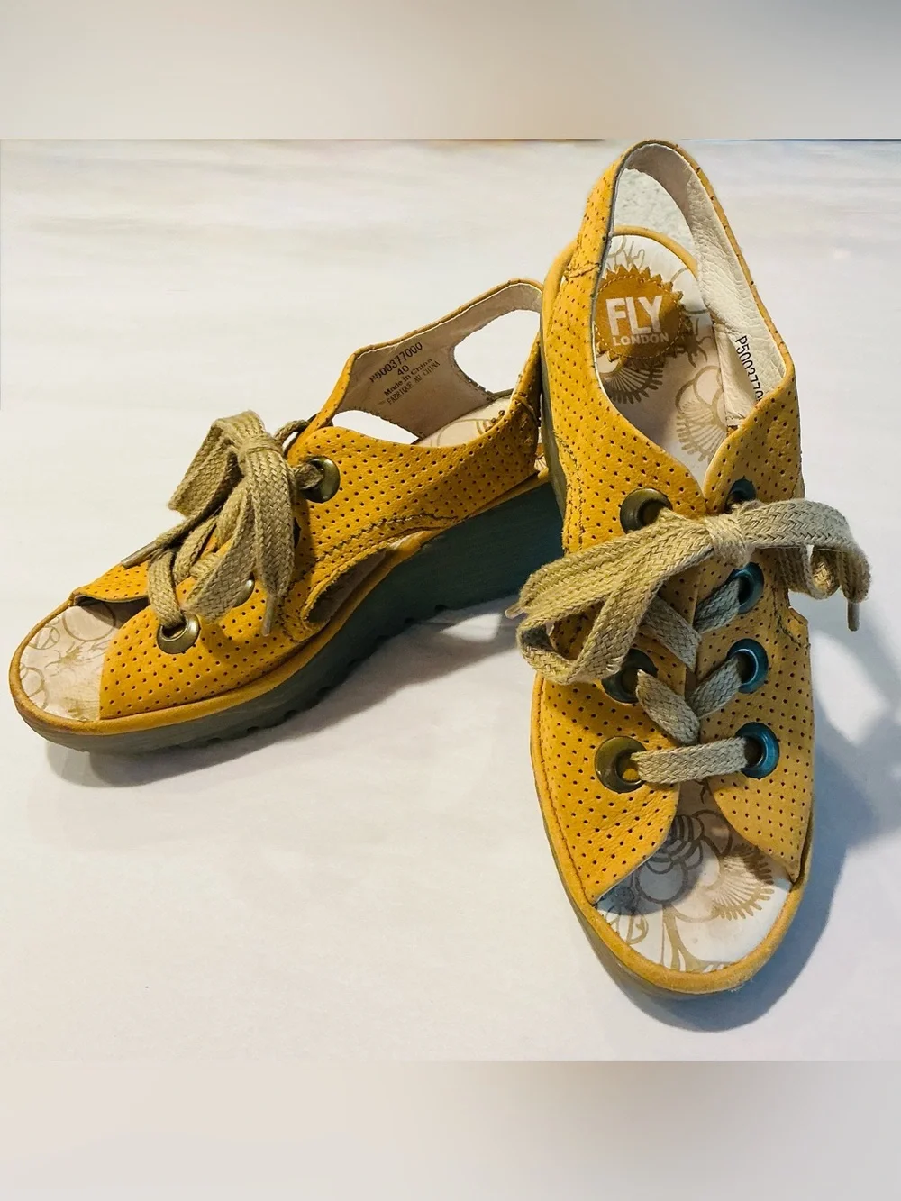 FLY London Chunky Fall Casual Wedge Lace Up Autumn Yellow Slingback Style SZ 9